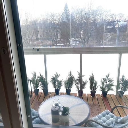 Stella'S Apartment - City Center - Free Secure Parking - Big Sun Terrace - Air Conditioning - Wifi - Tram To The Tallinn Bus Station And Old Town Dış mekan fotoğraf