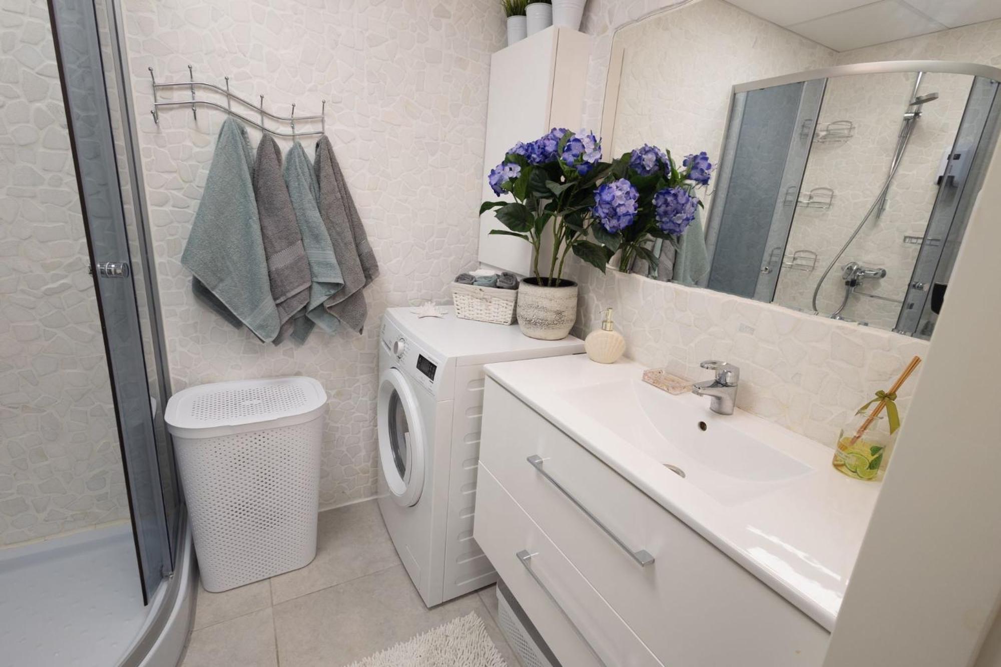 Stella'S Apartment - City Center - Free Secure Parking - Big Sun Terrace - Air Conditioning - Wifi - Tram To The Tallinn Bus Station And Old Town Dış mekan fotoğraf