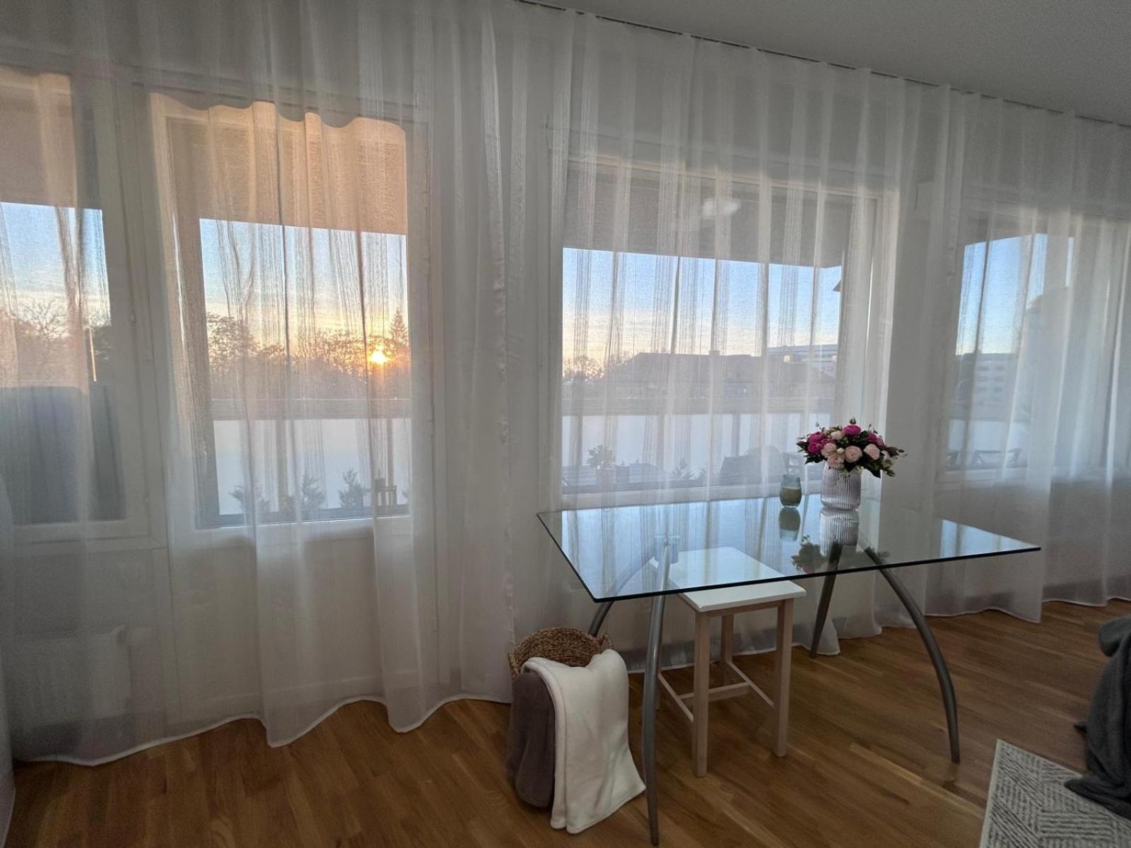 Stella'S Apartment - City Center - Free Secure Parking - Big Sun Terrace - Air Conditioning - Wifi - Tram To The Tallinn Bus Station And Old Town Dış mekan fotoğraf