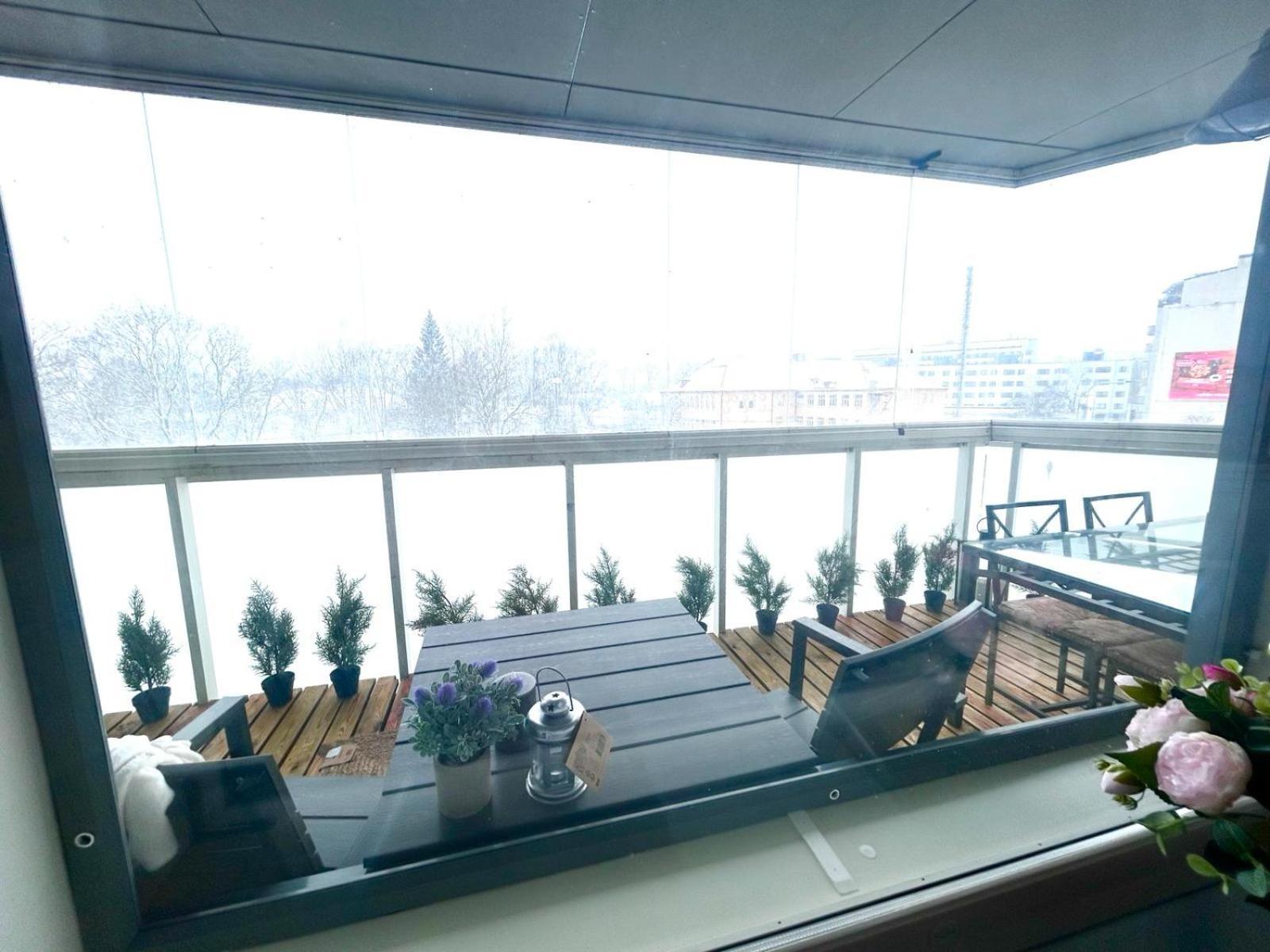 Stella'S Apartment - City Center - Free Secure Parking - Big Sun Terrace - Air Conditioning - Wifi - Tram To The Tallinn Bus Station And Old Town Dış mekan fotoğraf