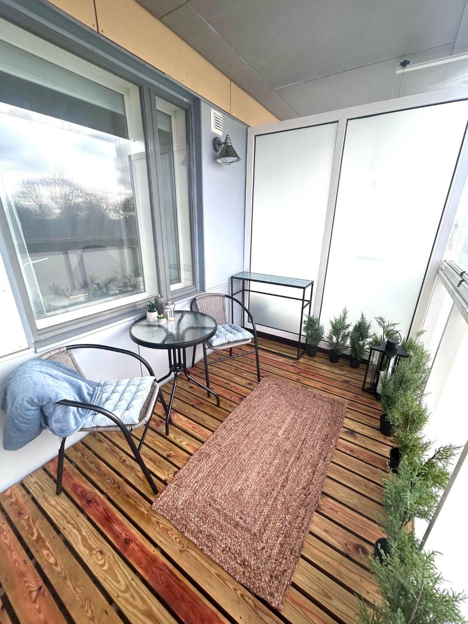 Stella'S Apartment - City Center - Free Secure Parking - Big Sun Terrace - Air Conditioning - Wifi - Tram To The Tallinn Bus Station And Old Town Dış mekan fotoğraf