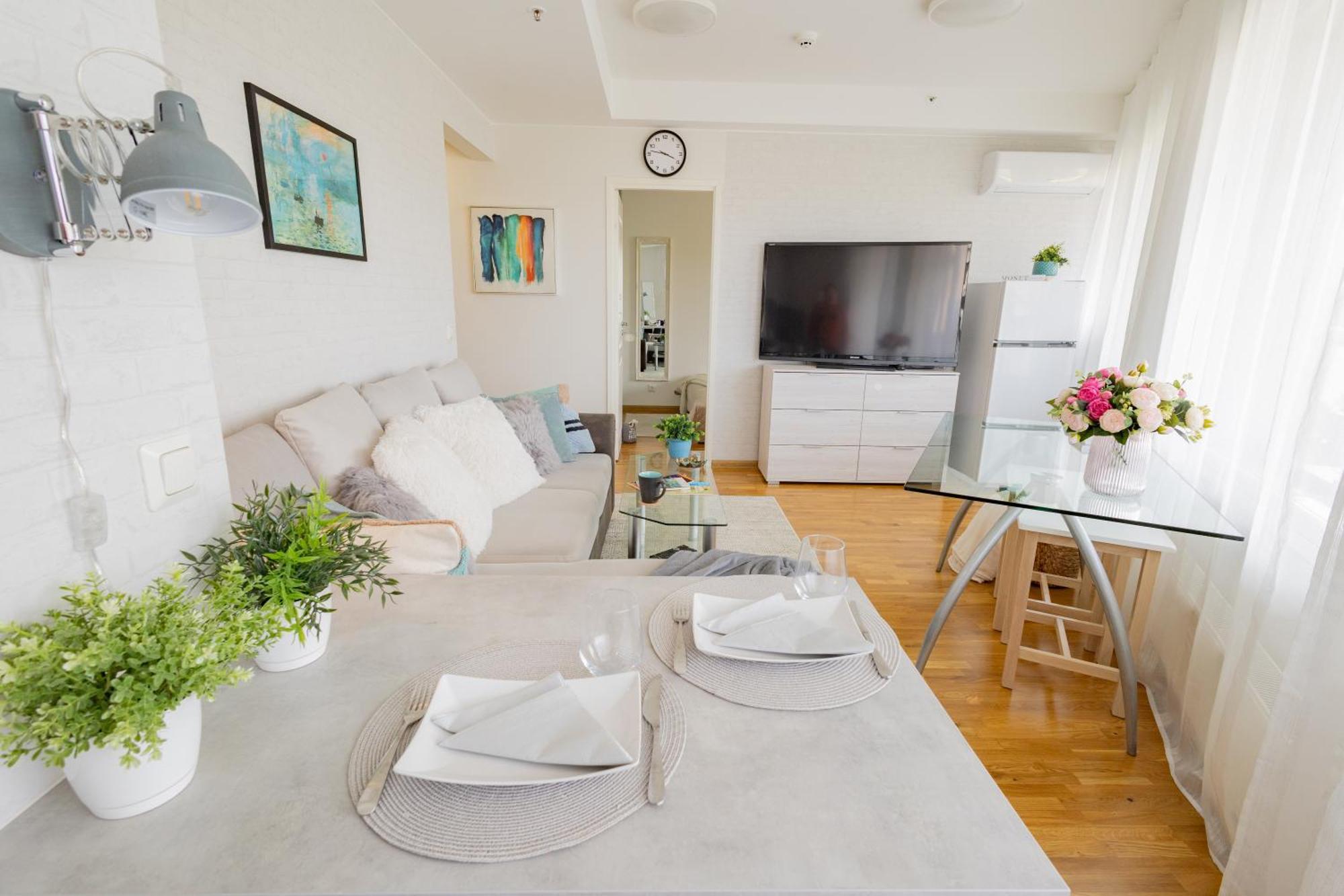 Stella'S Apartment - City Center - Free Secure Parking - Big Sun Terrace - Air Conditioning - Wifi - Tram To The Tallinn Bus Station And Old Town Dış mekan fotoğraf