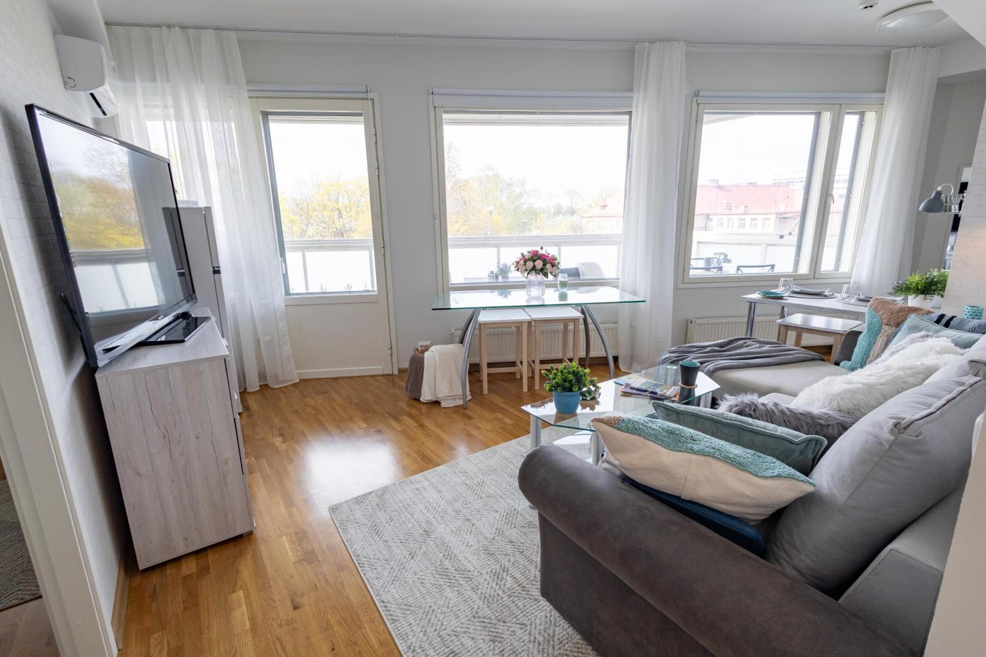 Stella'S Apartment - City Center - Free Secure Parking - Big Sun Terrace - Air Conditioning - Wifi - Tram To The Tallinn Bus Station And Old Town Dış mekan fotoğraf